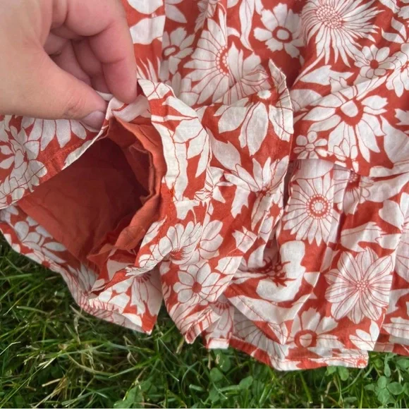 American Eagle Outfitters Rust & Cream Floral Tiered Shorts - Picture 2 of 3